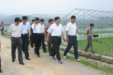 5月9日，福建省常務(wù)副省長劉德章一行蒞臨超大詔安基地調(diào)研